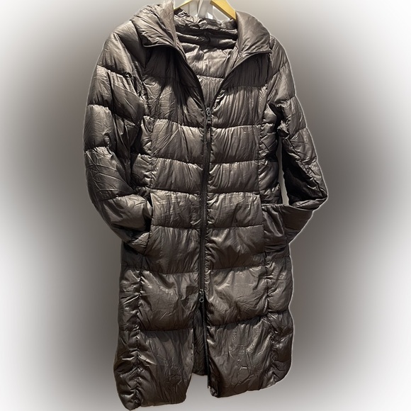 Uniqlo Ultra Light Down Long Hooded Jacket - above knee length,XS Gray, packable - Picture 12 of 13